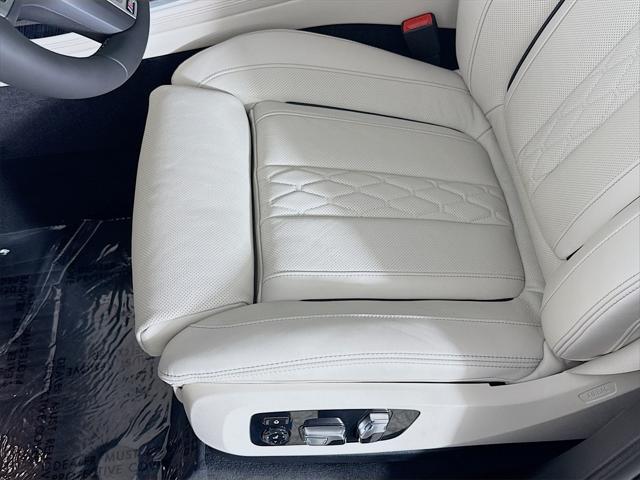 new 2026 BMW X7 car, priced at $122,955