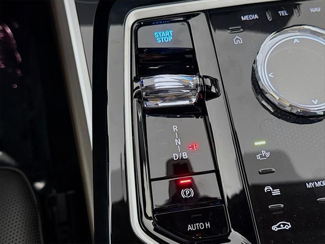 new 2025 BMW i7 car, priced at $129,525