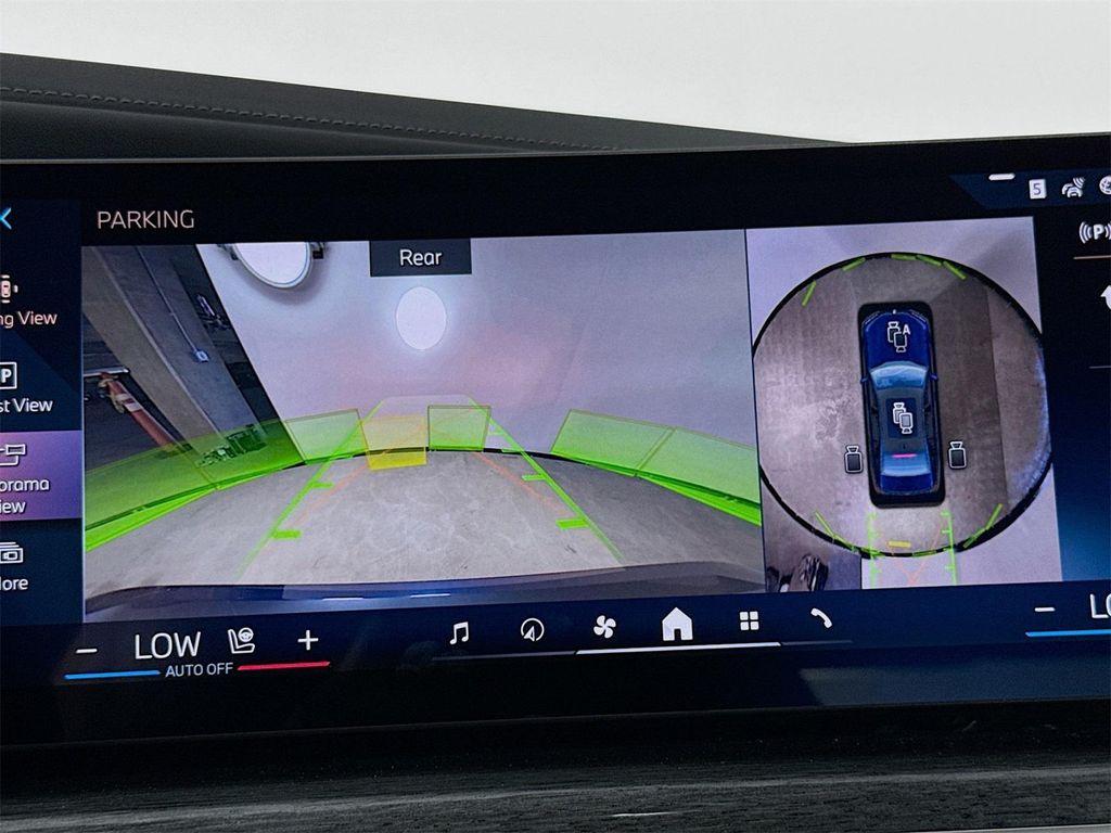 new 2025 BMW 760 car, priced at $134,475