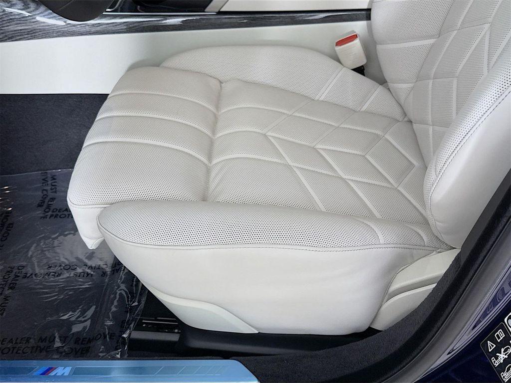 new 2025 BMW 760 car, priced at $134,475