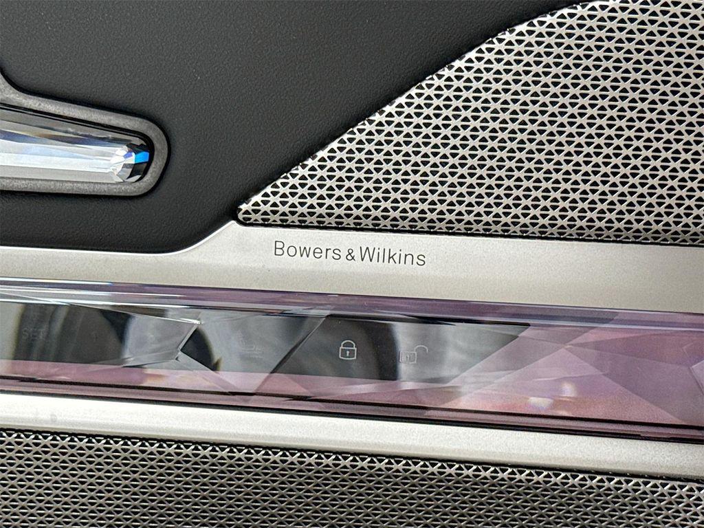 new 2025 BMW 760 car, priced at $134,475