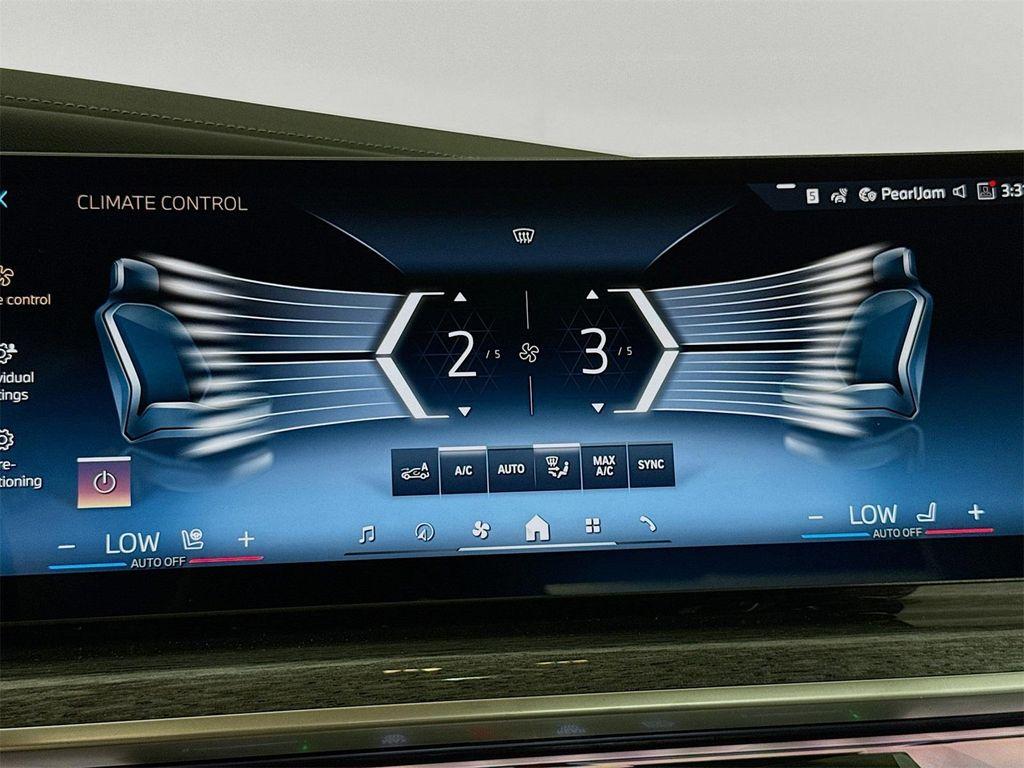 new 2025 BMW 760 car, priced at $134,475