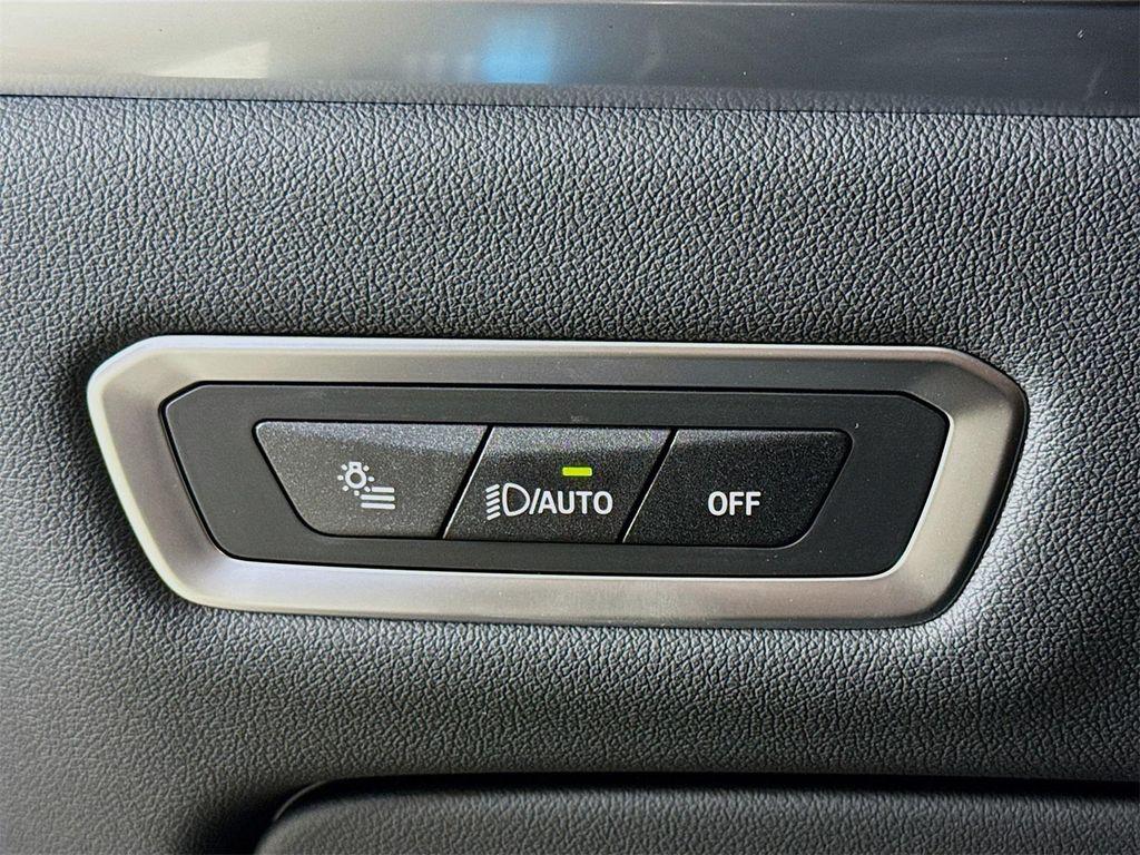 new 2026 BMW X7 car, priced at $92,025