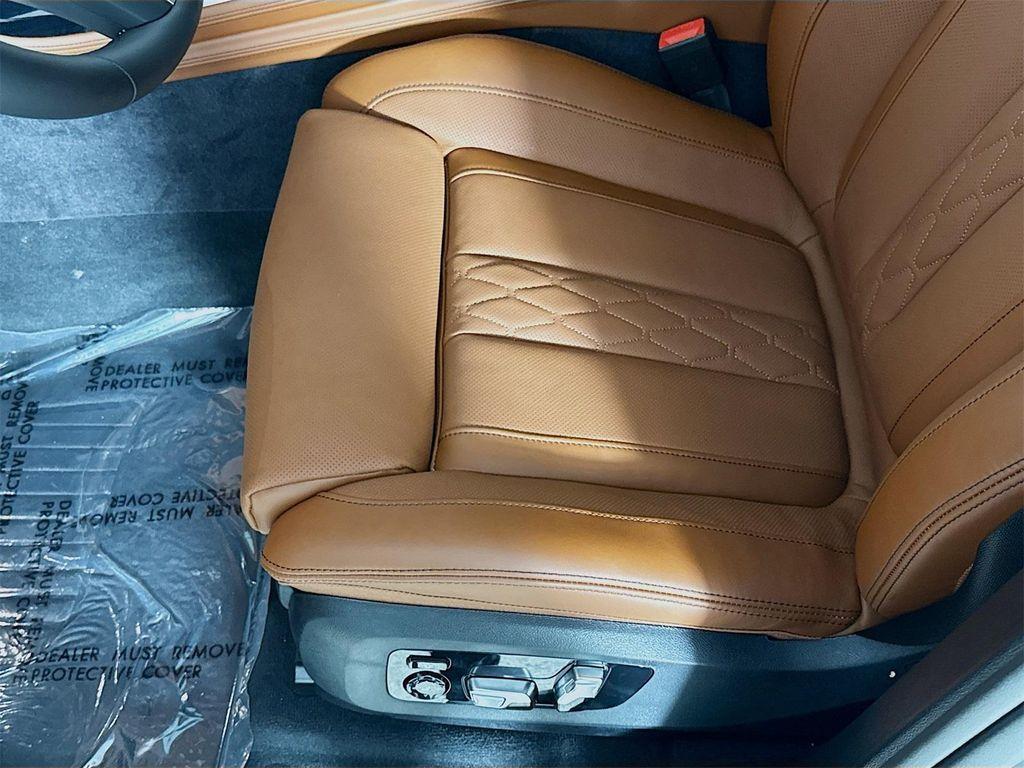 new 2026 BMW X7 car, priced at $113,605