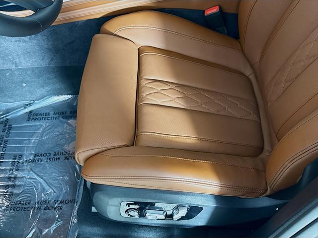 new 2026 BMW X7 car, priced at $113,605