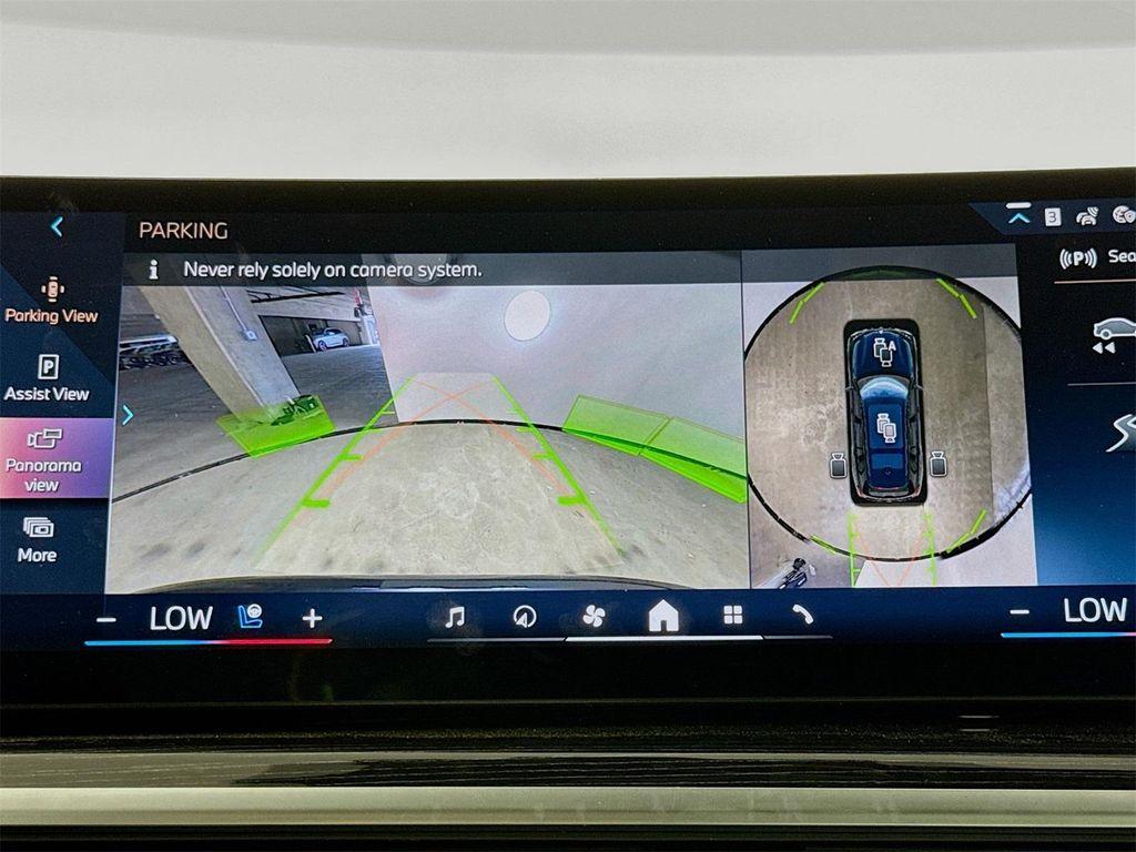 new 2026 BMW X7 car, priced at $100,675