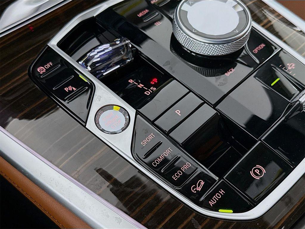 new 2026 BMW X7 car, priced at $100,805