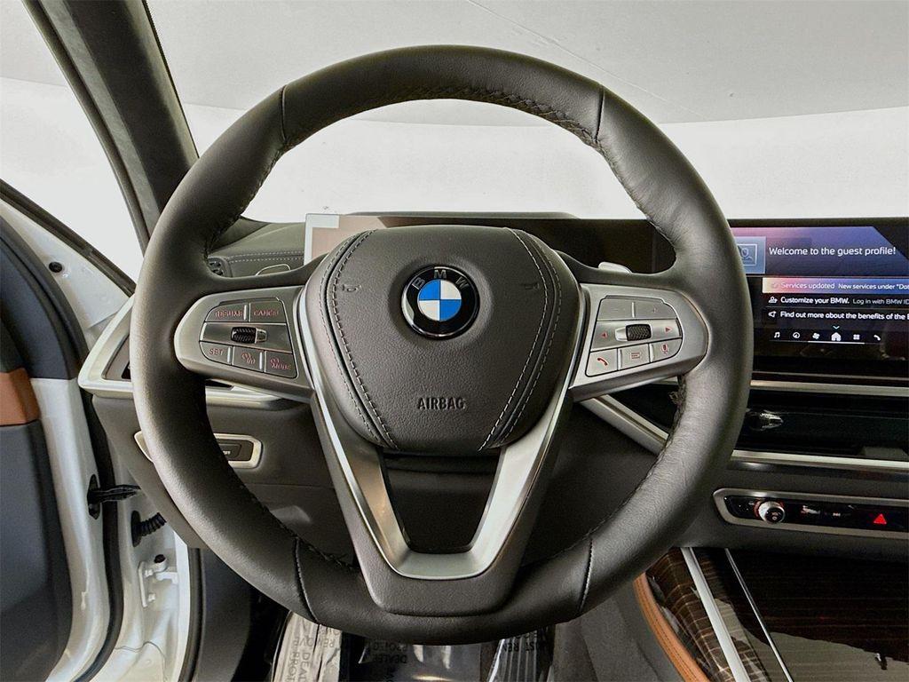 new 2026 BMW X7 car, priced at $100,805