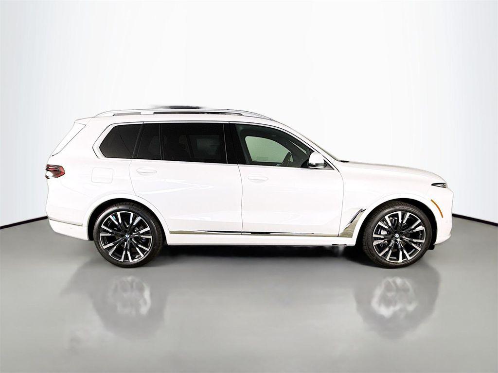 new 2026 BMW X7 car, priced at $100,805