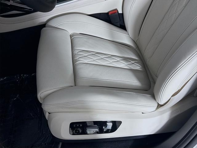 new 2026 BMW X7 car, priced at $123,105
