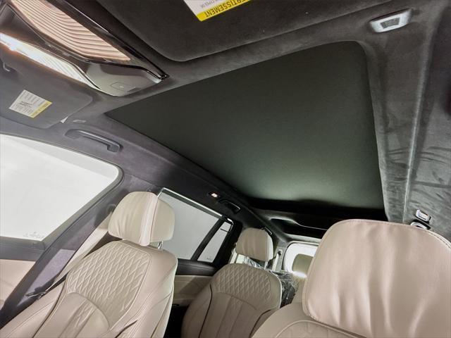 new 2026 BMW X7 car, priced at $123,105