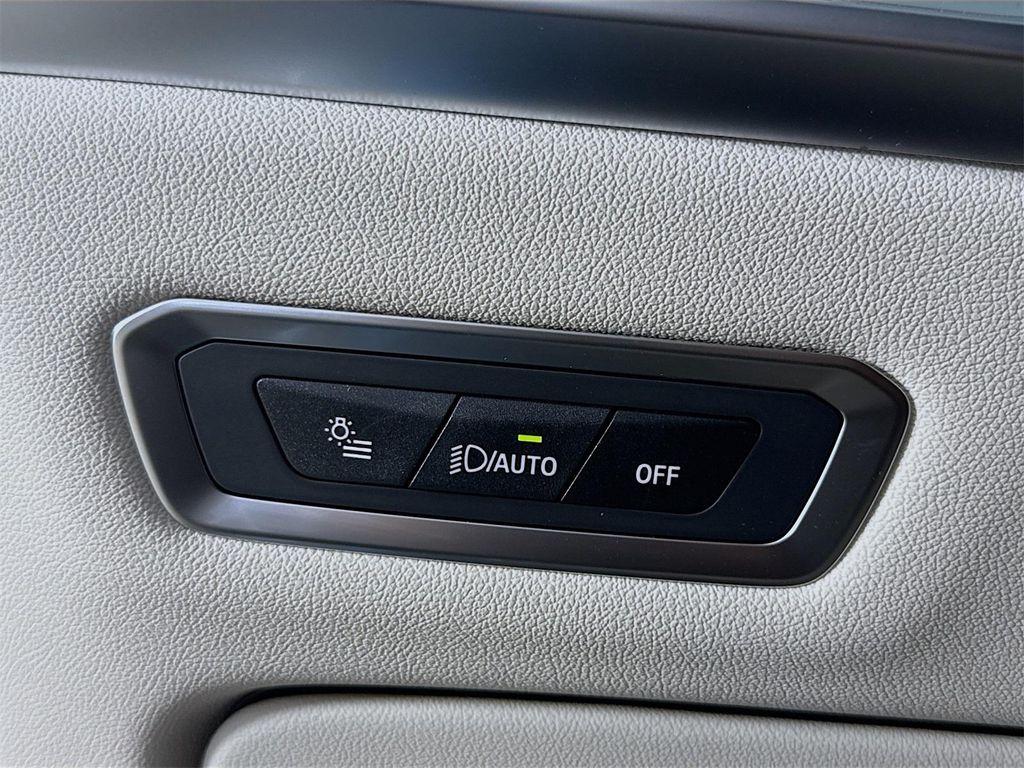 new 2026 BMW X7 car, priced at $123,105