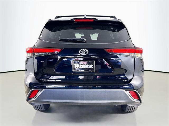 used 2022 Toyota Highlander car, priced at $30,411