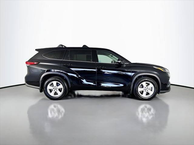 used 2022 Toyota Highlander car, priced at $30,411