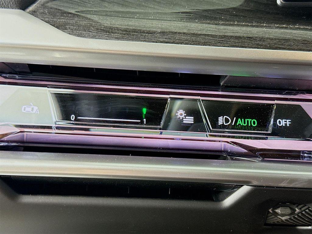 new 2025 BMW i7 car, priced at $135,175