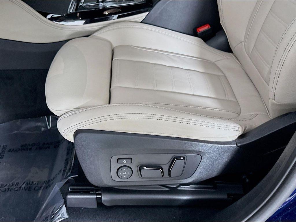 new 2025 BMW X4 car, priced at $67,220