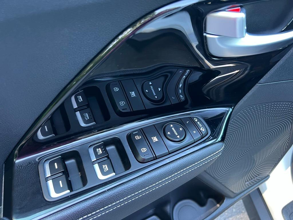 used 2022 Kia Niro EV car, priced at $17,999