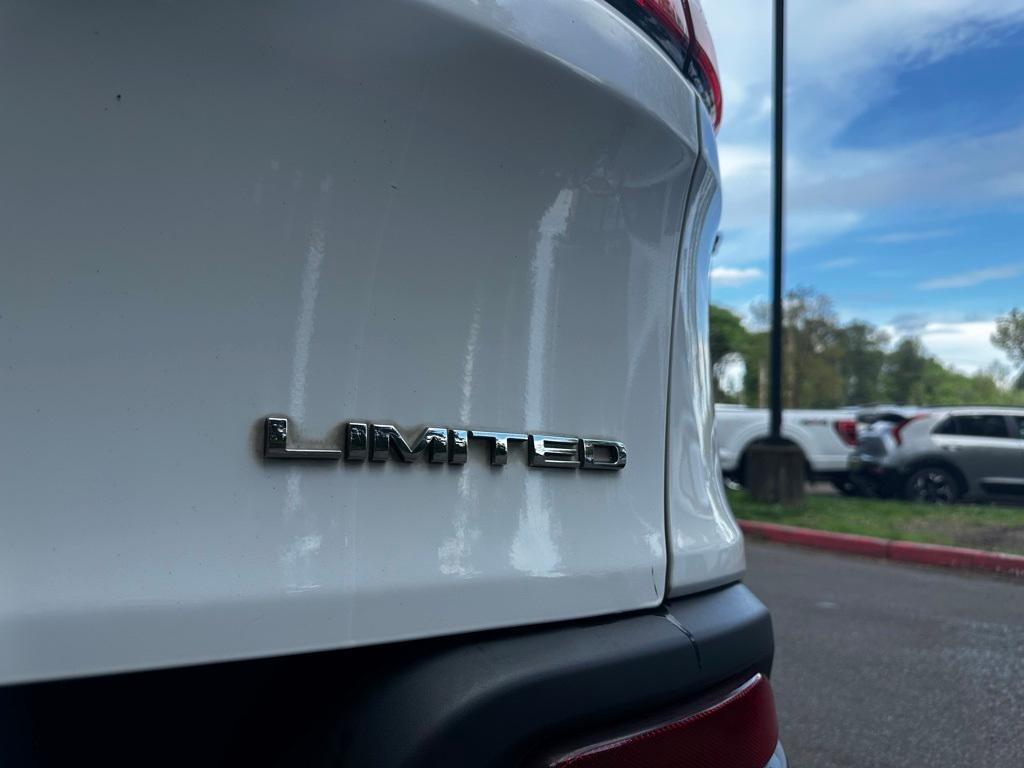 used 2014 Jeep Cherokee car, priced at $12,495