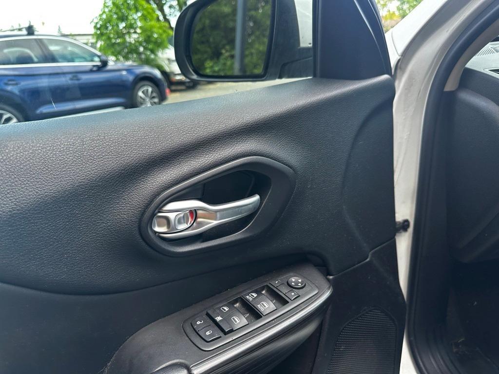 used 2014 Jeep Cherokee car, priced at $12,495