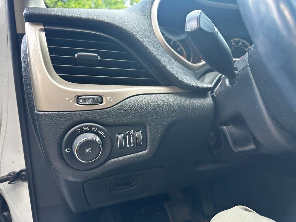 used 2014 Jeep Cherokee car, priced at $12,495