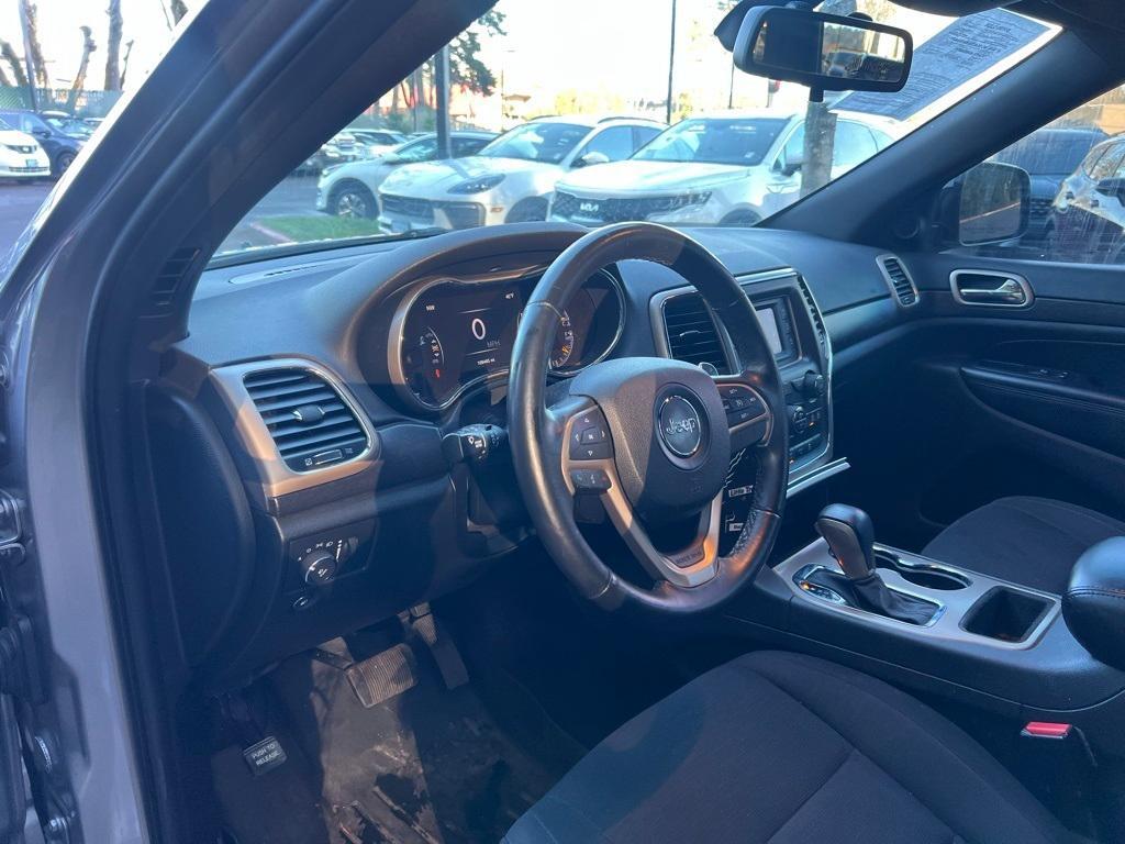 used 2016 Jeep Grand Cherokee car, priced at $15,999