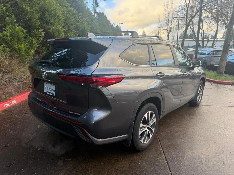 used 2023 Toyota Highlander car, priced at $39,097