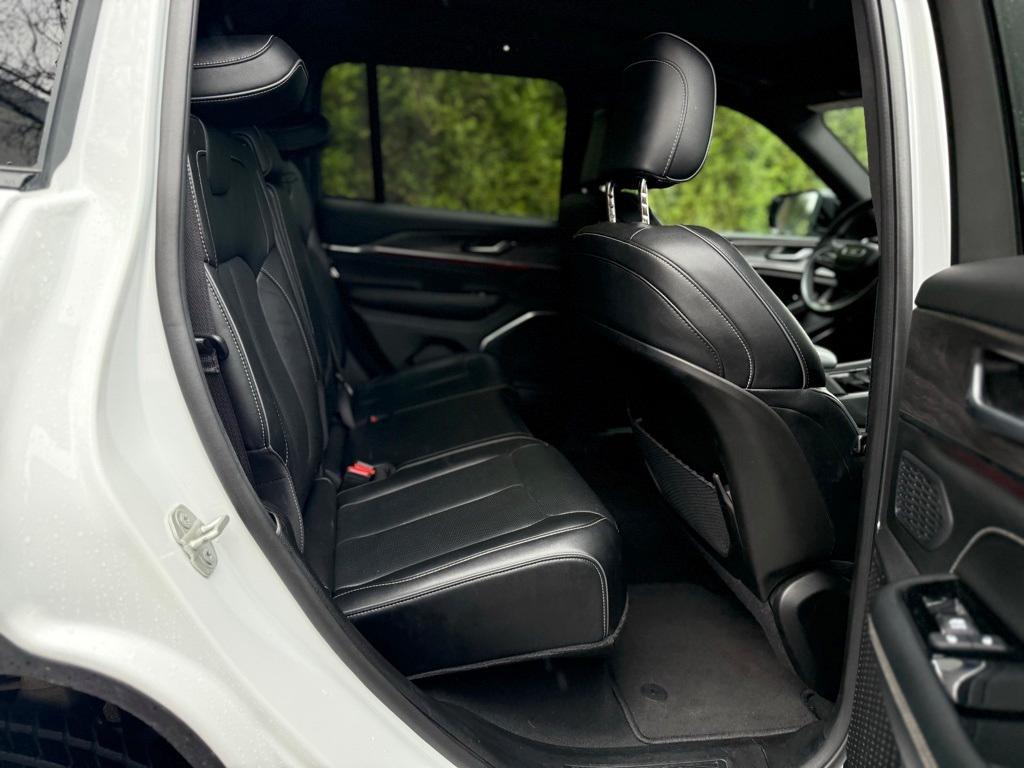 used 2024 Jeep Grand Cherokee car, priced at $38,999