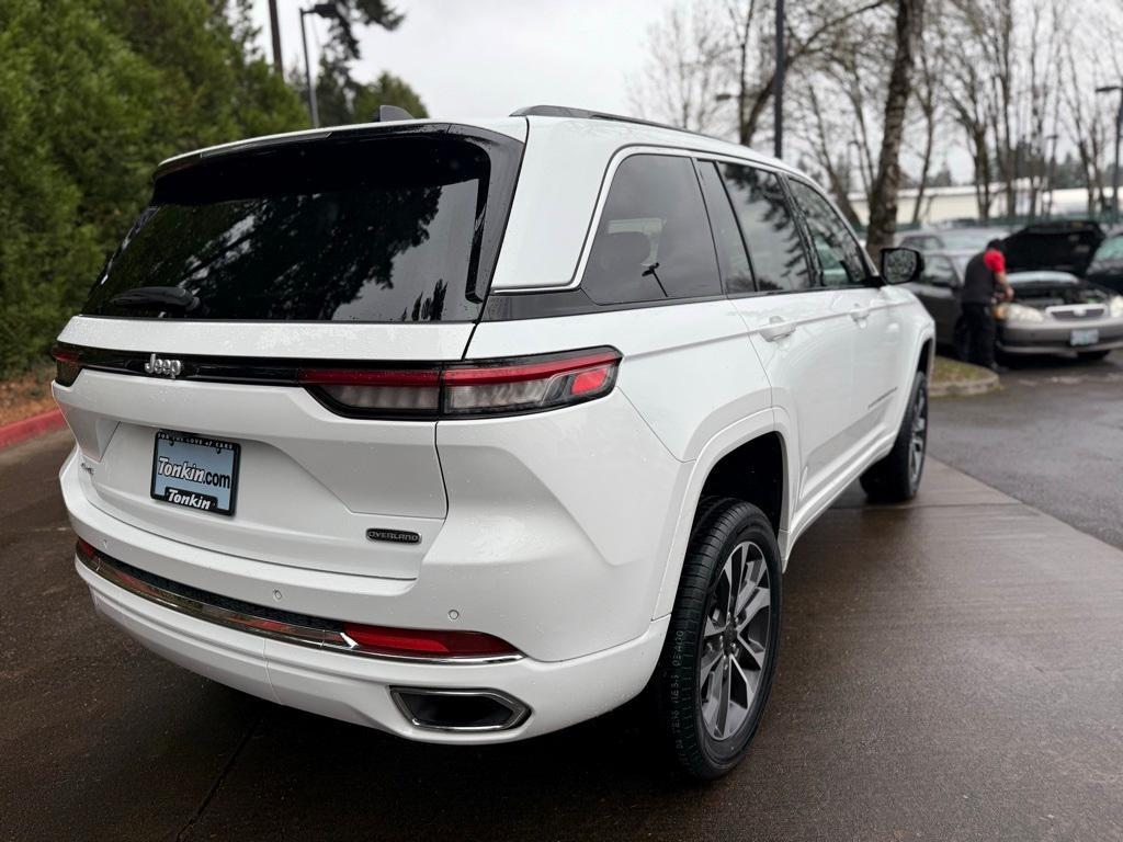 used 2024 Jeep Grand Cherokee car, priced at $38,999