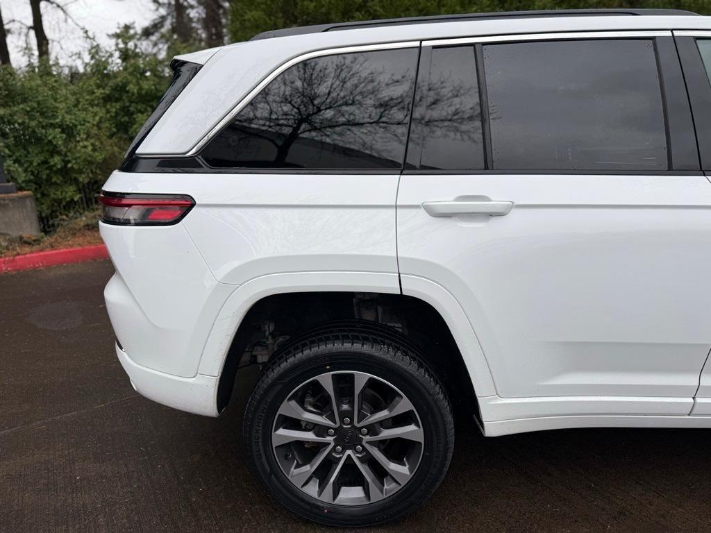 used 2024 Jeep Grand Cherokee car, priced at $38,999