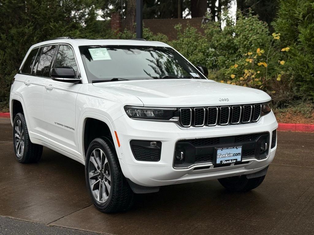used 2024 Jeep Grand Cherokee car, priced at $38,999