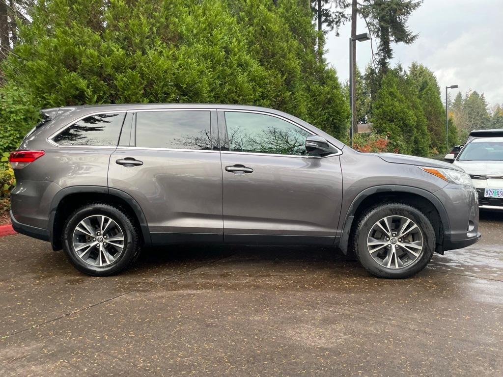 used 2019 Toyota Highlander car, priced at $24,995