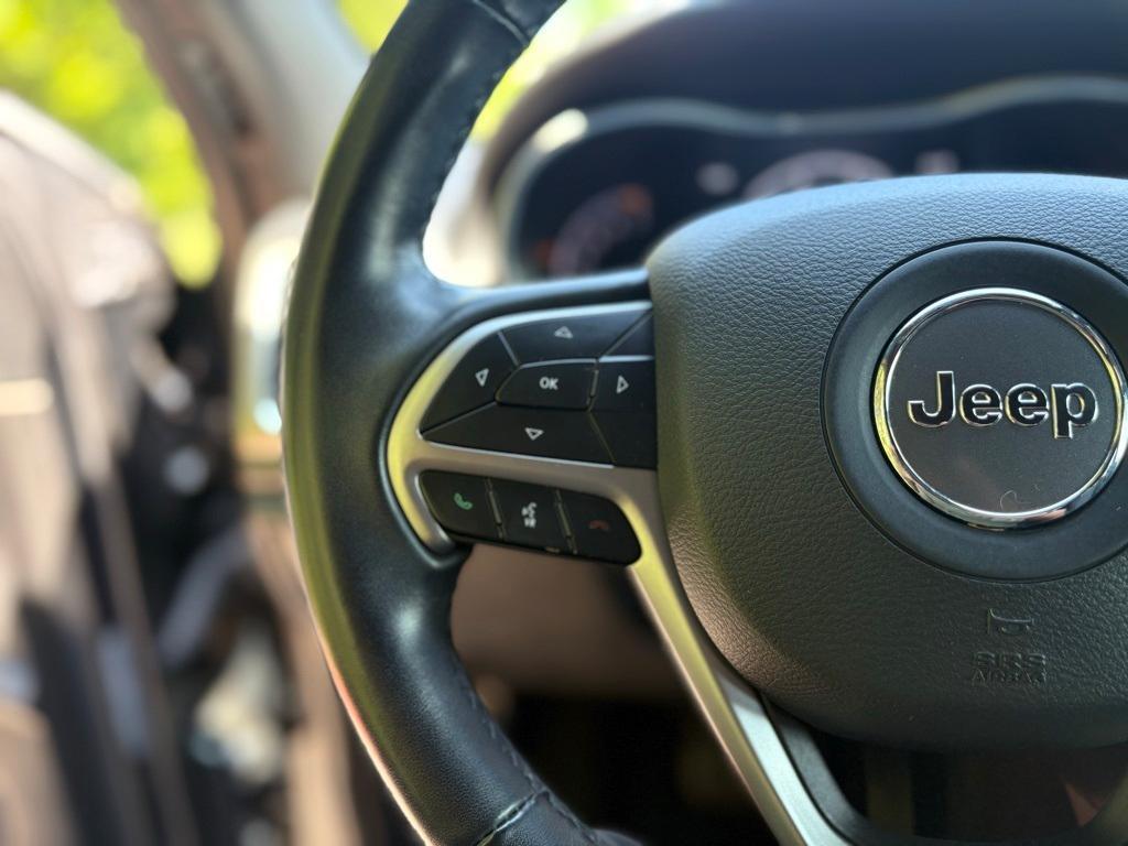 used 2020 Jeep Grand Cherokee car, priced at $20,799