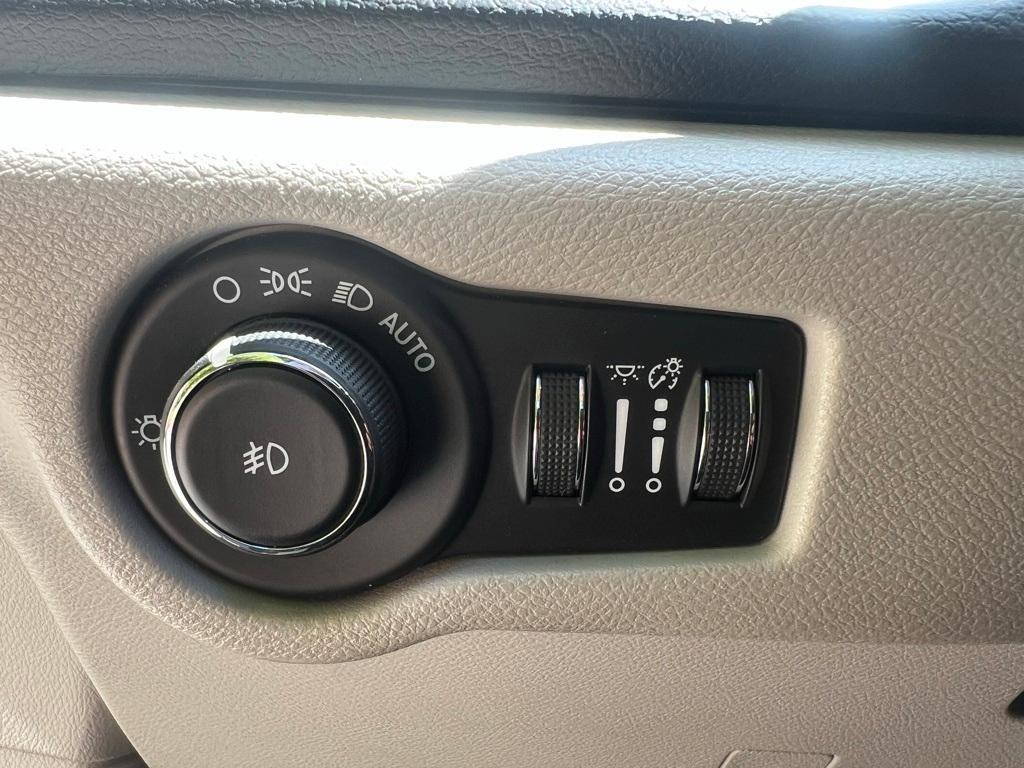 used 2018 Chrysler Pacifica car, priced at $20,495