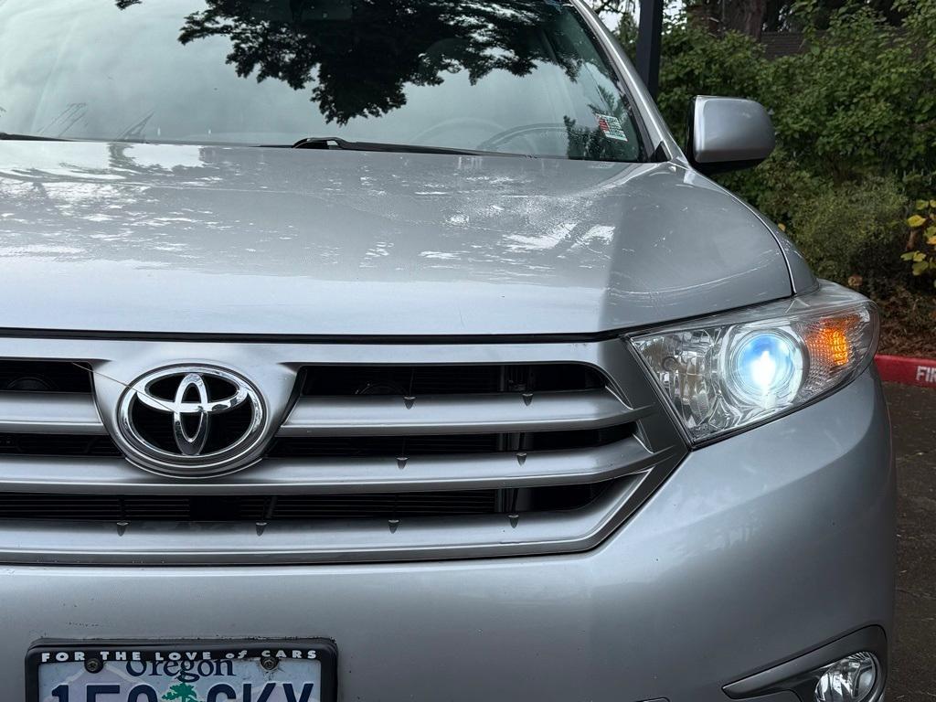 used 2013 Toyota Highlander car, priced at $17,995