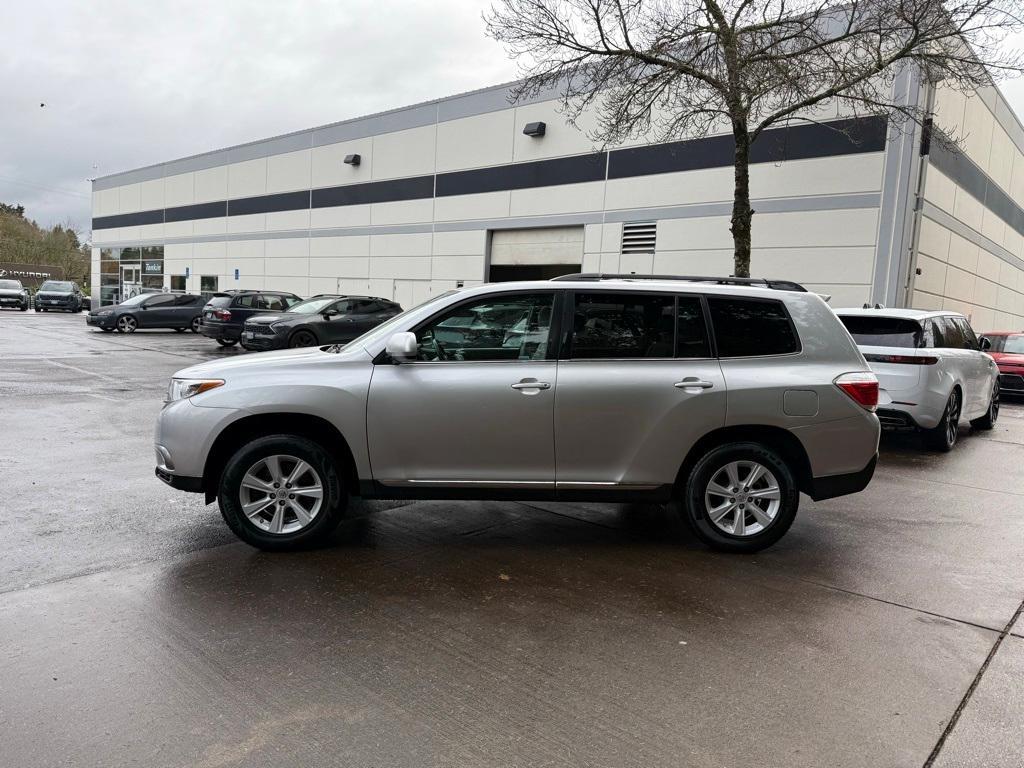used 2013 Toyota Highlander car, priced at $17,995