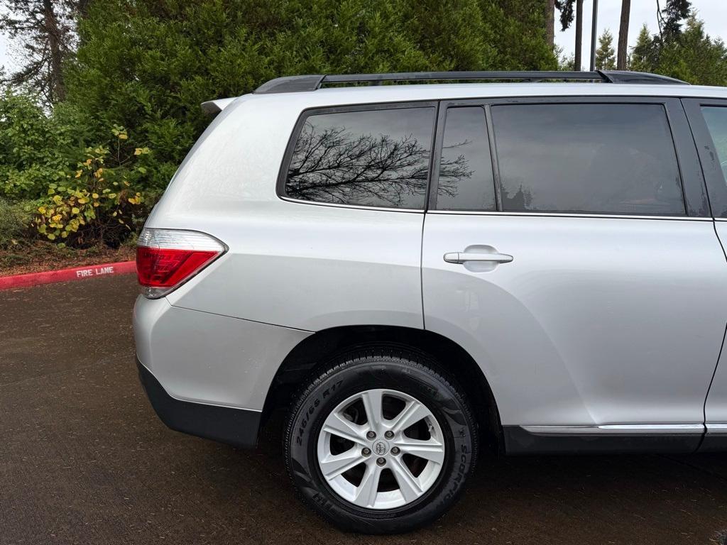 used 2013 Toyota Highlander car, priced at $17,995