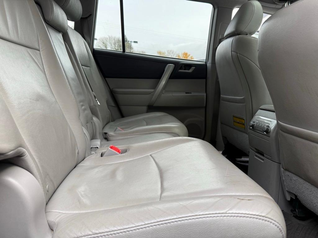 used 2013 Toyota Highlander car, priced at $17,995