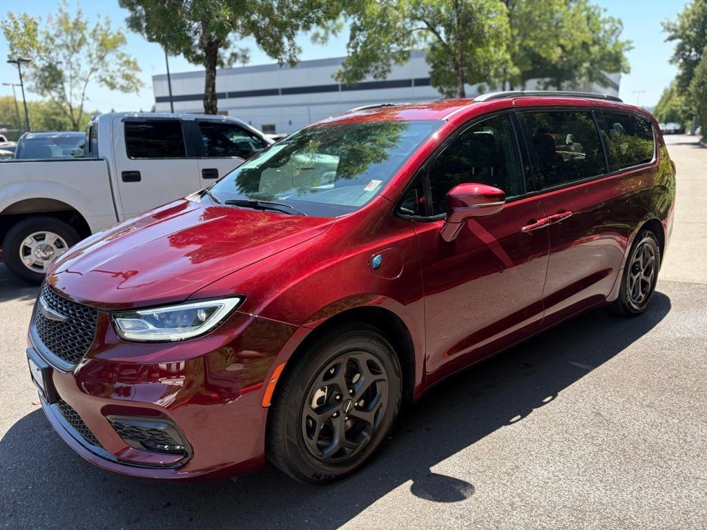used 2021 Chrysler Pacifica Hybrid car, priced at $27,999