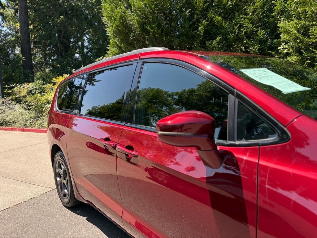 used 2021 Chrysler Pacifica Hybrid car, priced at $27,999