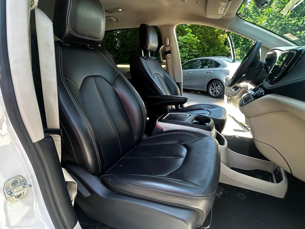 used 2023 Chrysler Pacifica Hybrid car, priced at $25,799