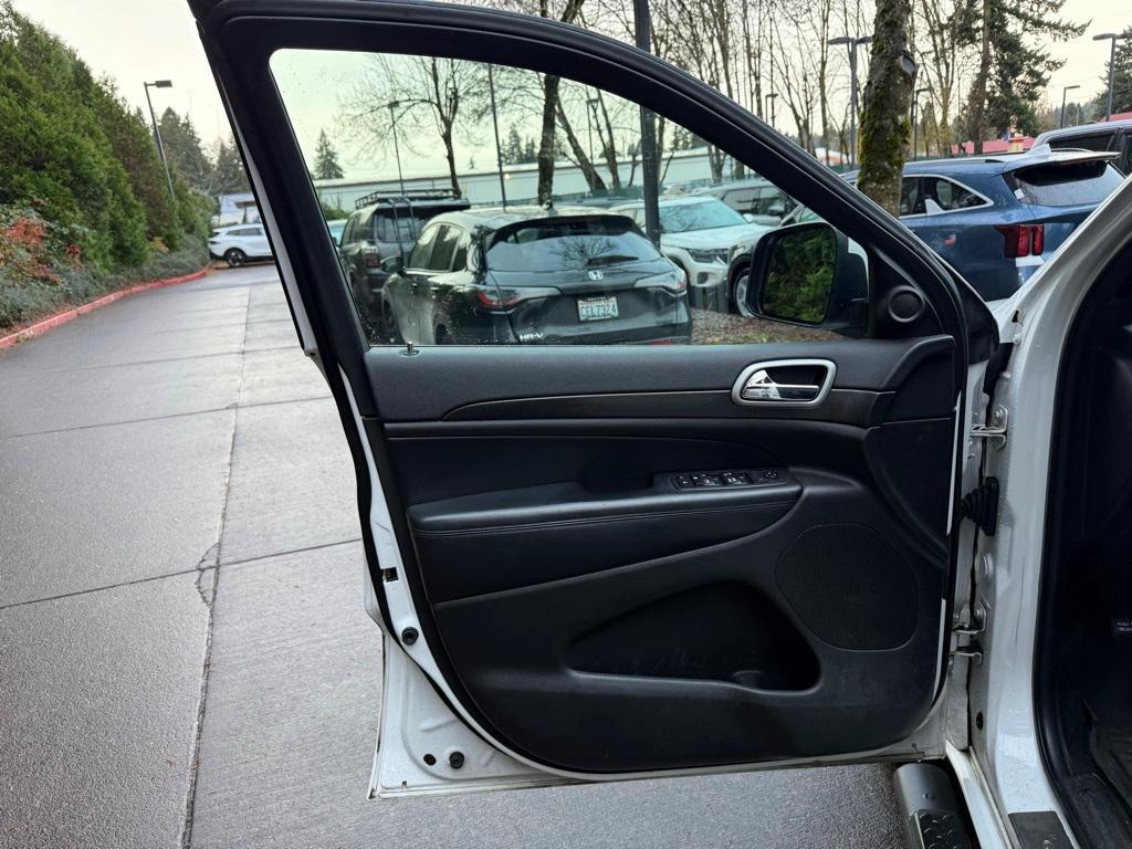 used 2018 Jeep Grand Cherokee car, priced at $17,795