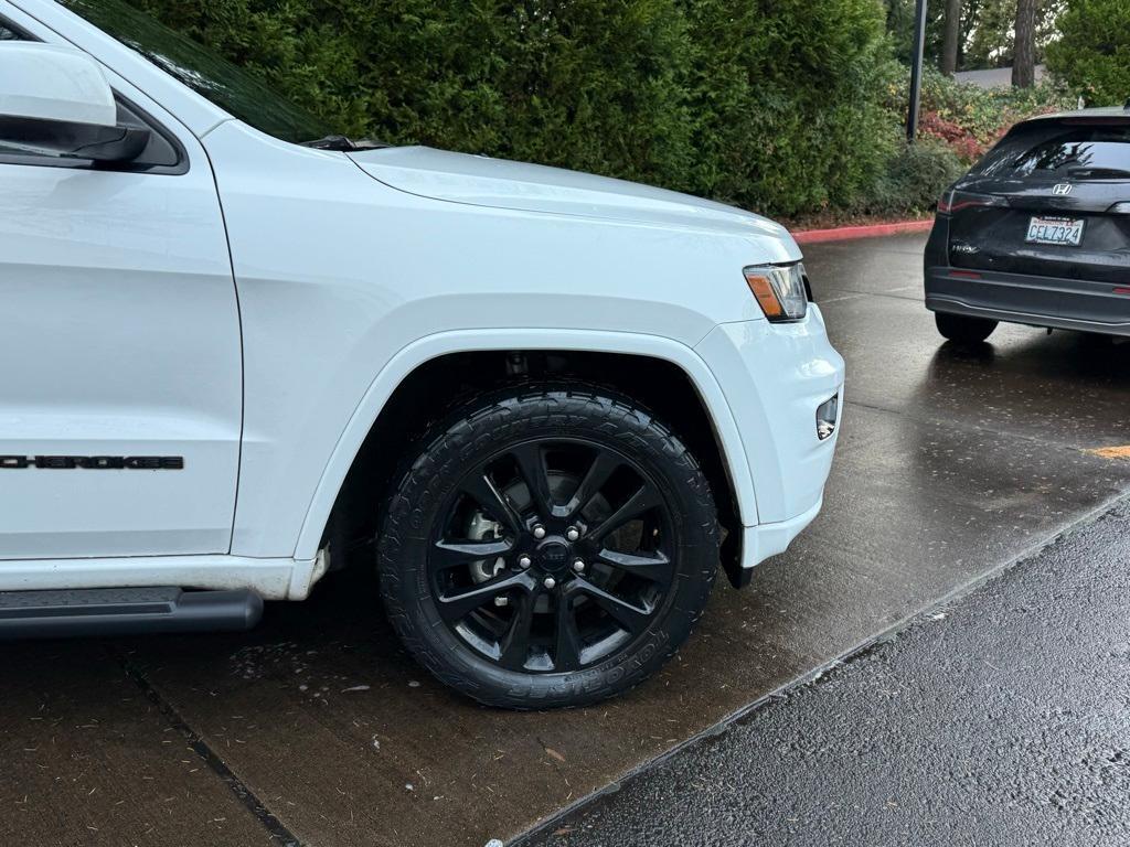 used 2018 Jeep Grand Cherokee car, priced at $17,795