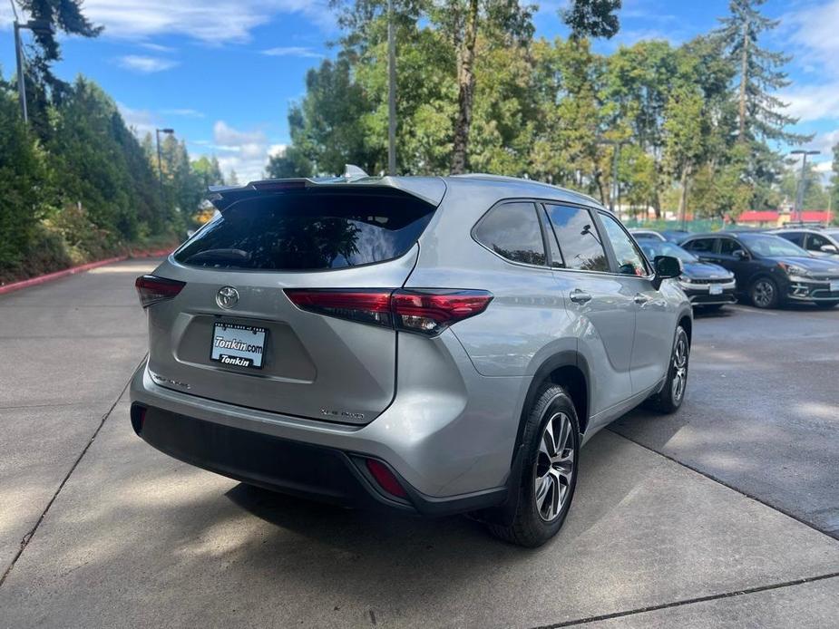 used 2023 Toyota Highlander car, priced at $37,925