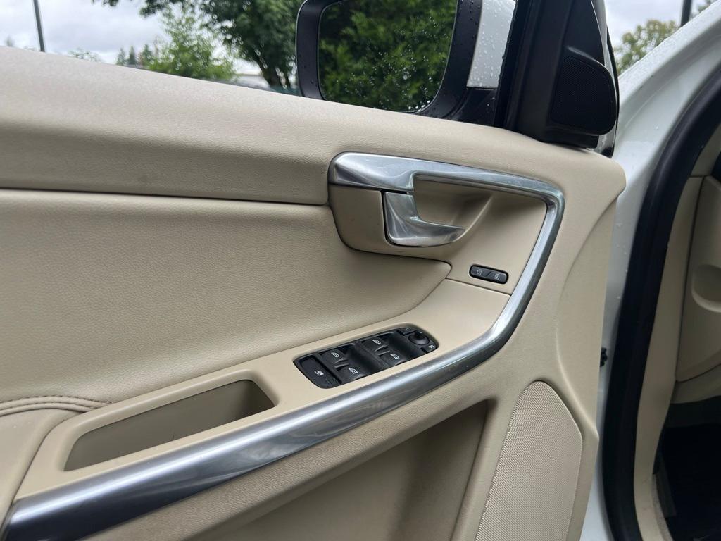 used 2015 Volvo XC60 car, priced at $11,499