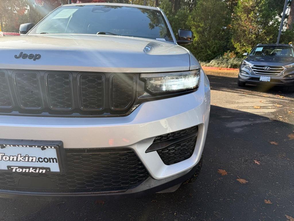 used 2024 Jeep Grand Cherokee car, priced at $28,999