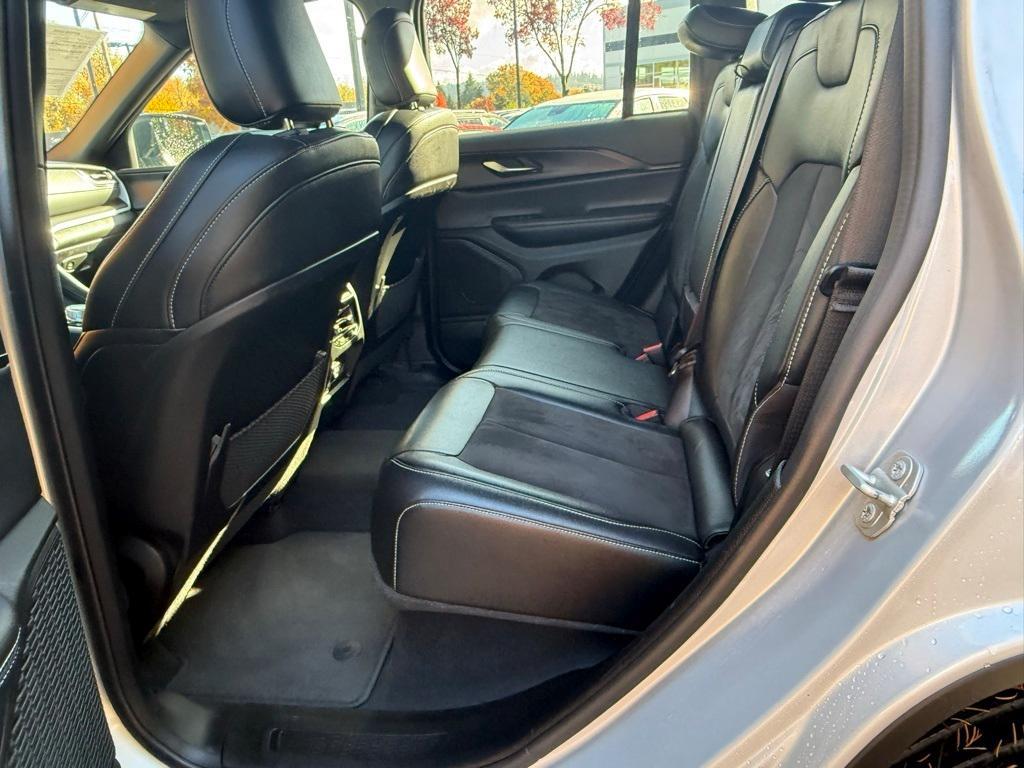 used 2024 Jeep Grand Cherokee car, priced at $28,999