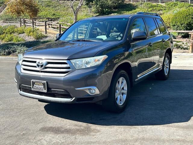 used 2013 Toyota Highlander car, priced at $13,985