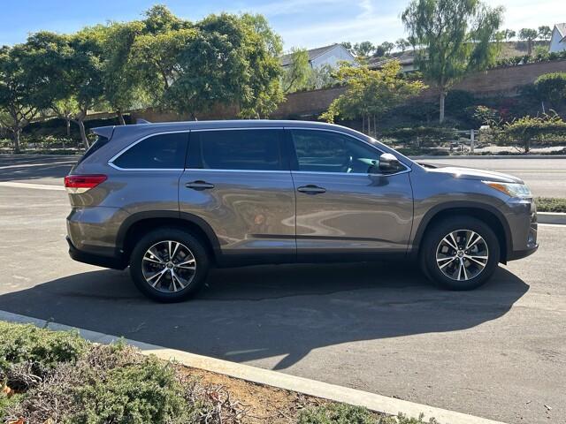 used 2019 Toyota Highlander car, priced at $22,985