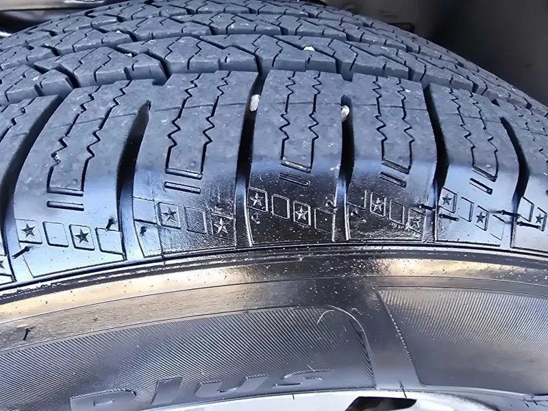 used 2008 Jeep Commander car, priced at $6,500