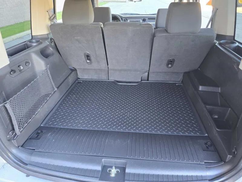 used 2008 Jeep Commander car, priced at $6,500